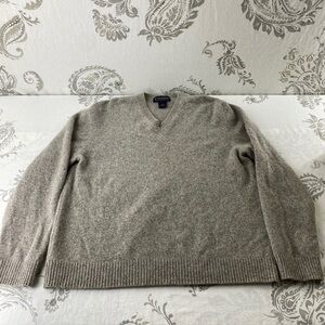 Brooks Brothers 100% Scottish
Lambswool V Neck Sweater